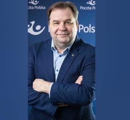 Symboliczna grafika przedstawiająca połączenie branży lotniczej i pocztowej, symbolizująca transformację i globalny zasięg.