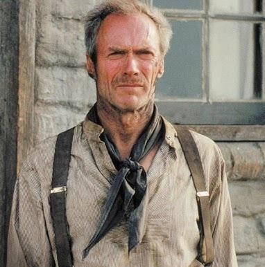 Ujęcie z filmu w reżyserii Clinta Eastwooda, ukazujące napiętą scenę podkreślającą tematykę moralności i ludzkiej natury.